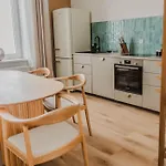 Exklusive Jugendstil-Residenz Im Philosophenviertel - Privater Parkplatz - Balkon