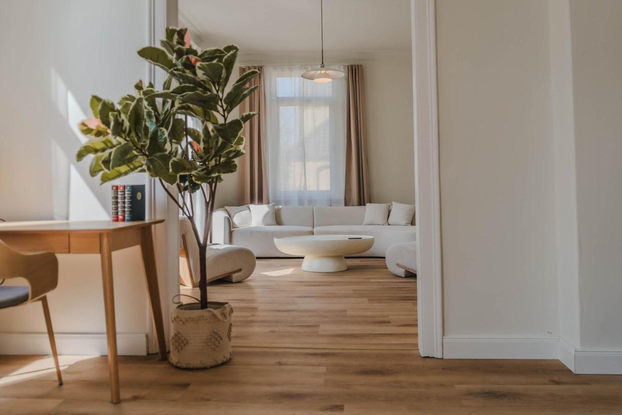 Exklusive Jugendstil-residenz Im Philosophenviertel - Privater Parkplatz - Balkon Apartment